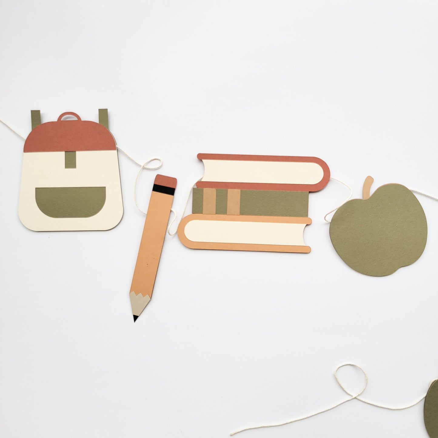 Guirlande décorative Back to school / Couleurs neutres