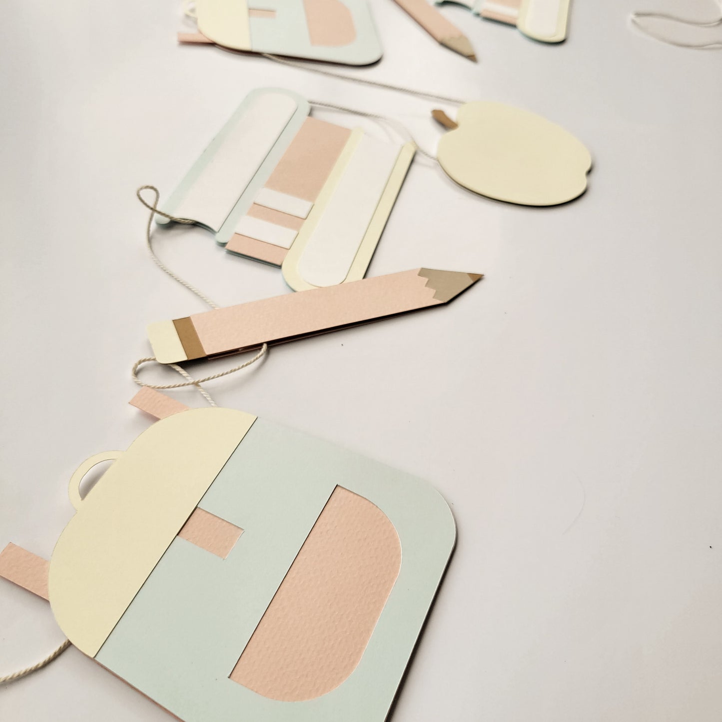 Guirlande décorative Back to school / Pastel