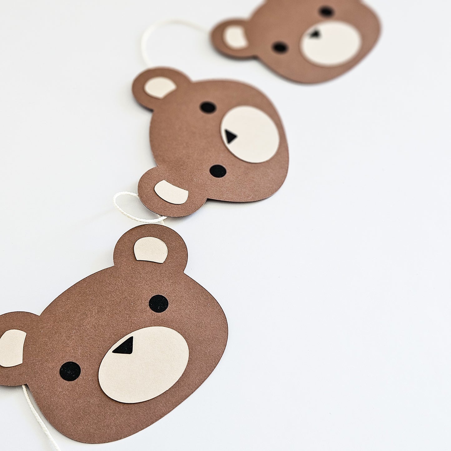 Decorative garland / cute bears