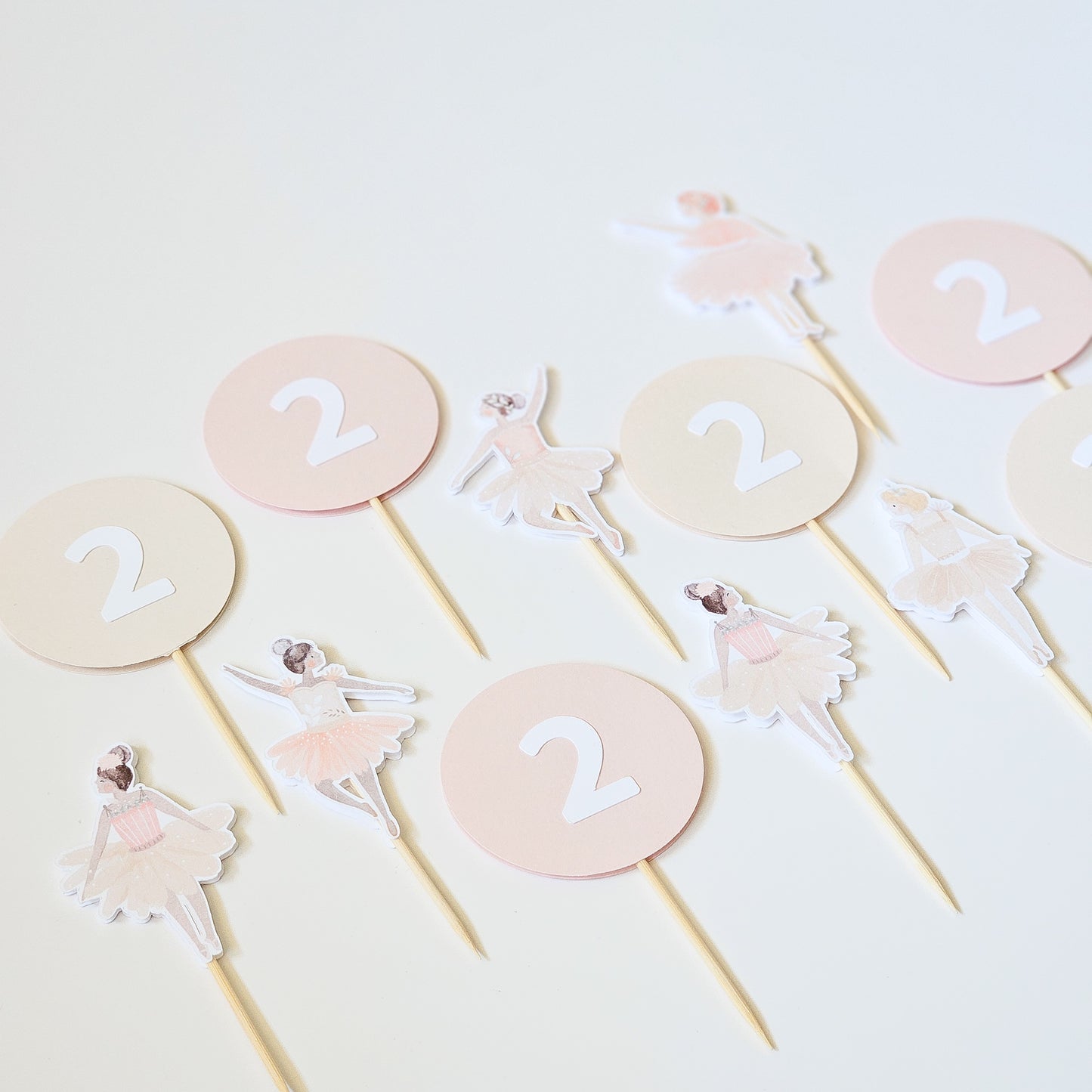 12 Toppers à cupcake avec chiffre / Ballerine