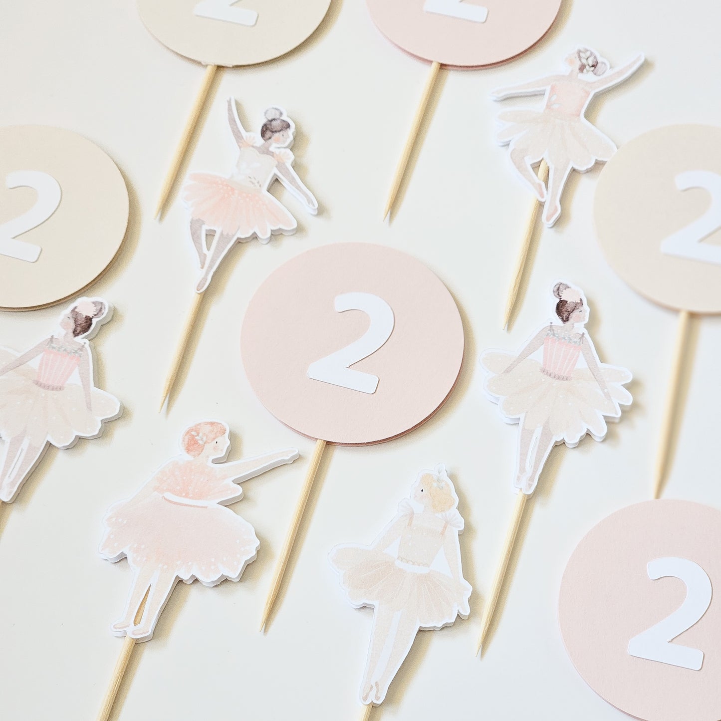 12 Toppers à cupcake avec chiffre / Ballerine