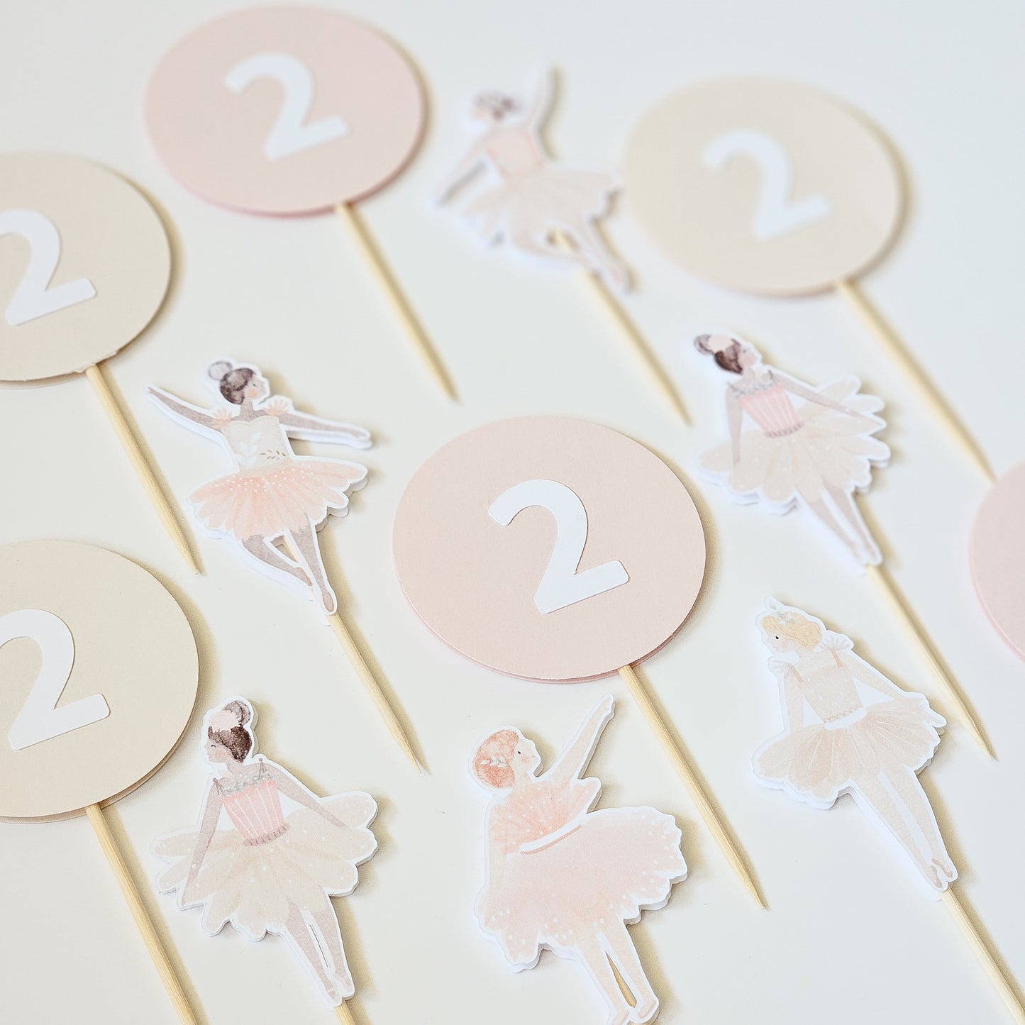 12 Toppers à cupcake avec chiffre / Ballerine