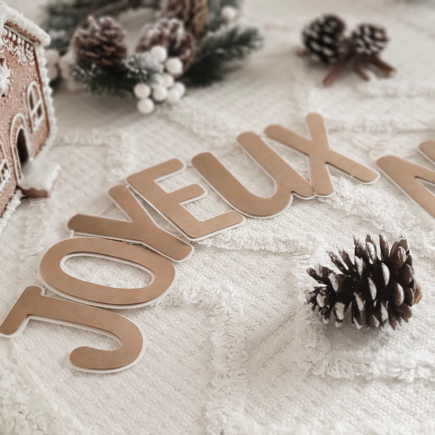 Guirlande Joyeux Noël contour blanc / Kraft