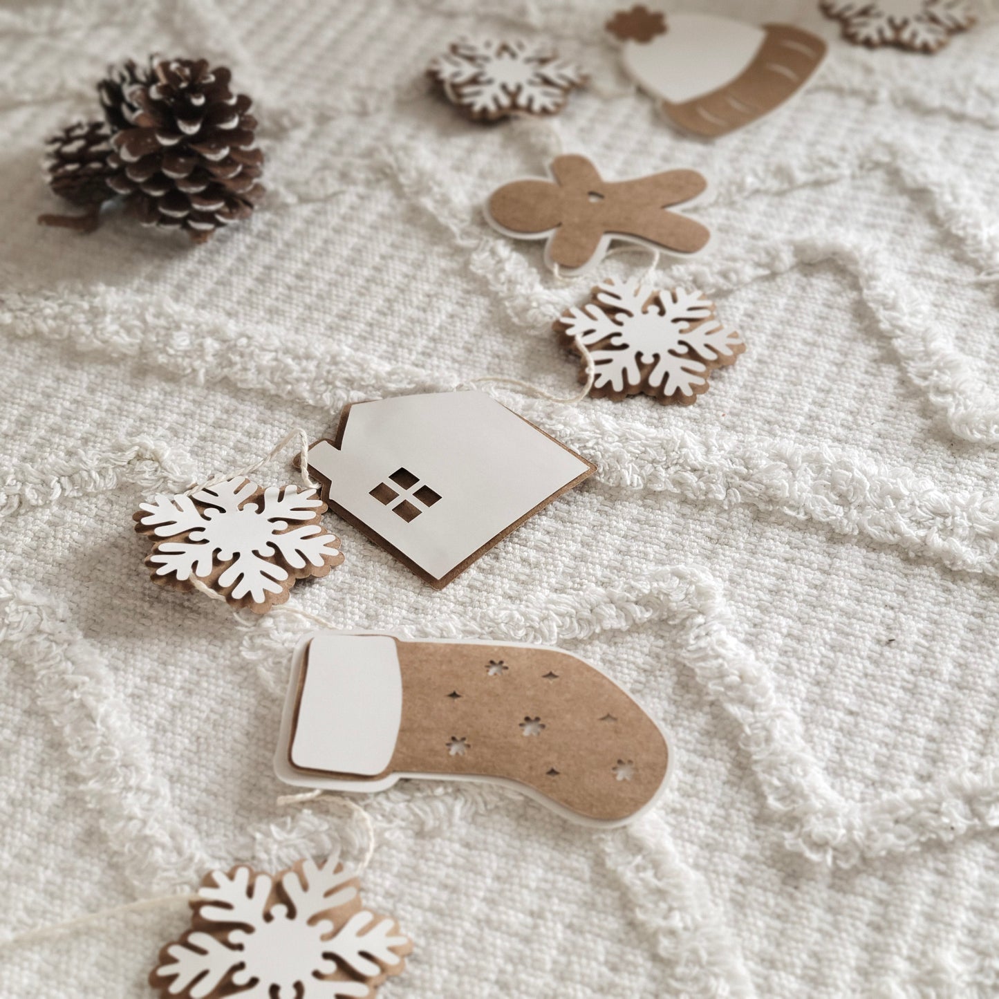 Decorative garland ''It's winter'' / Kraft