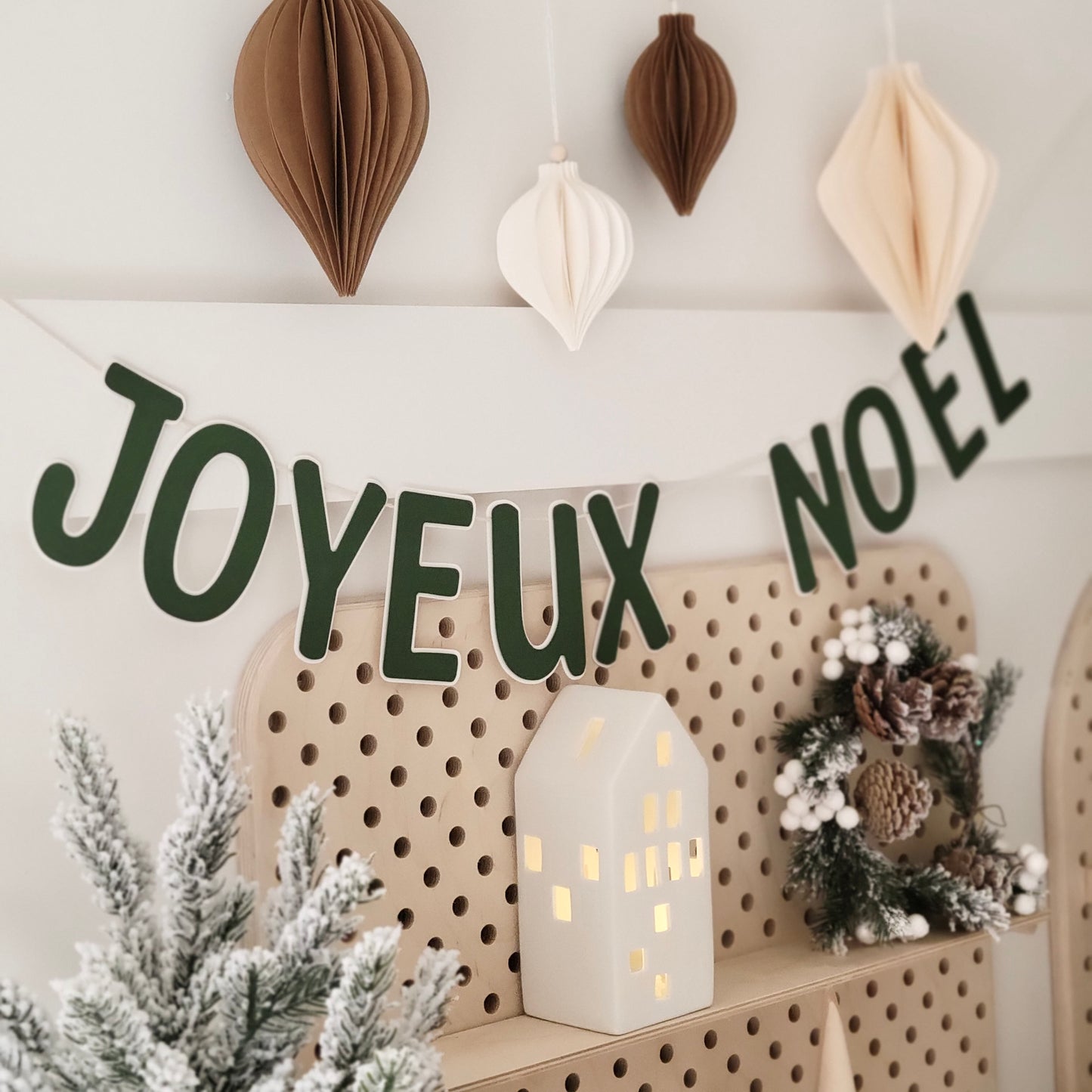 Guirlande Joyeux Noël contour blanc / Vert forêt