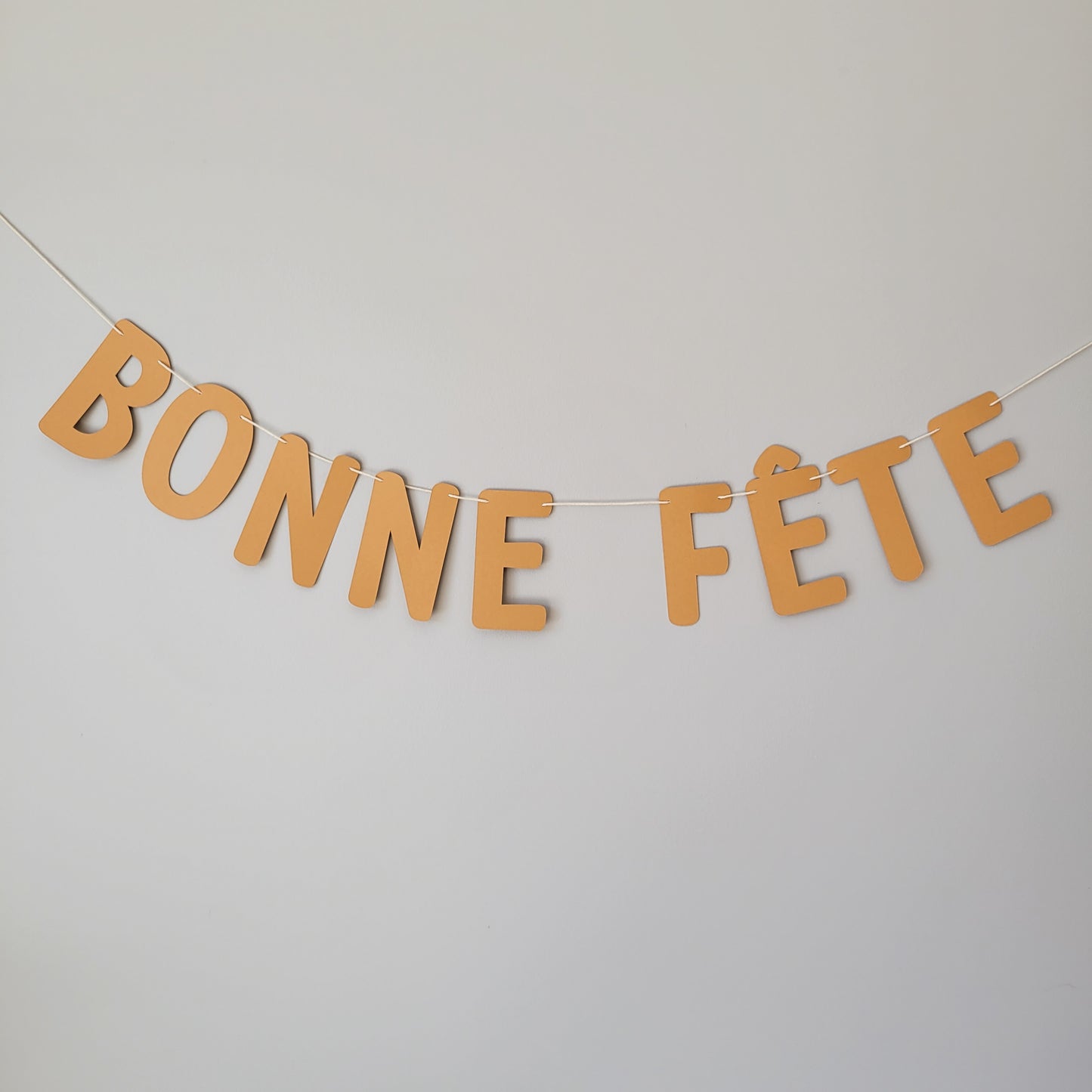 Banderole de lettres Bonne Fête / Orange brûlé